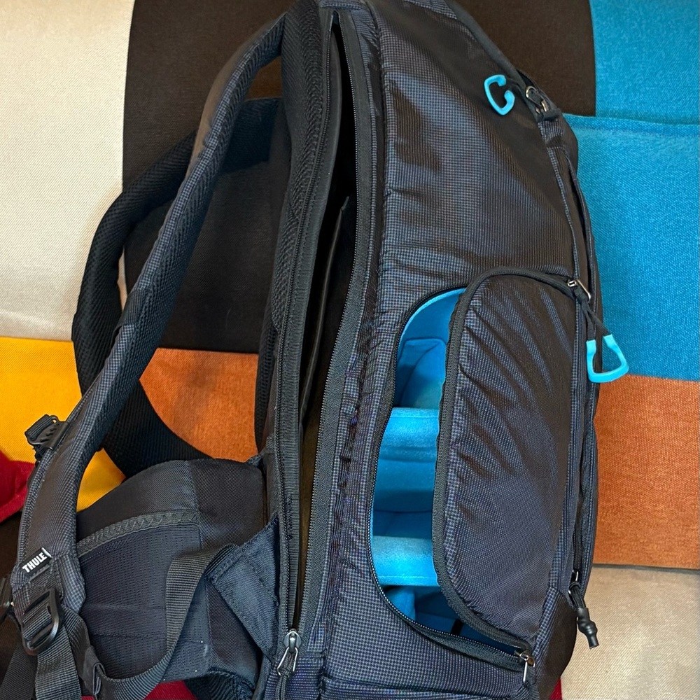 THULE ASPECT BLACK CAMERA BACKPACK with Blue Accents - Picture 6 of 8
